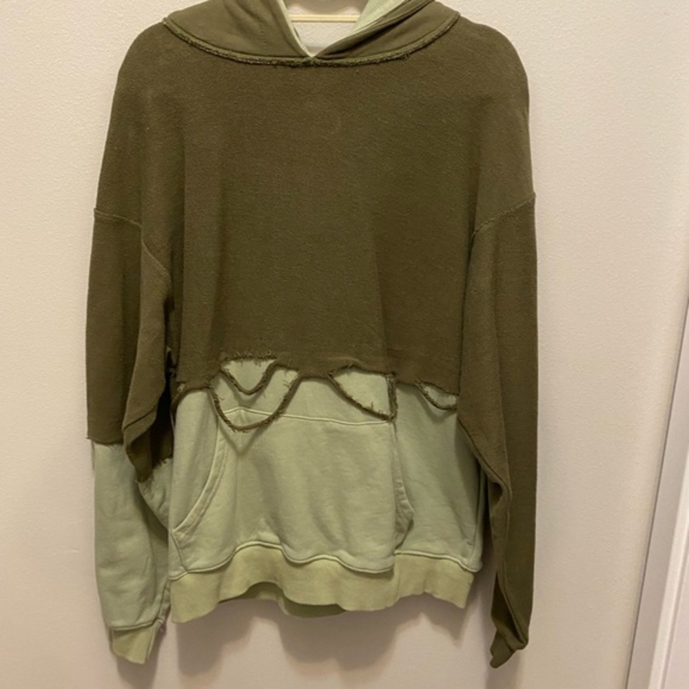 Mens dark and light green DISORDER WORLD hoodie size large. Very cool looking
